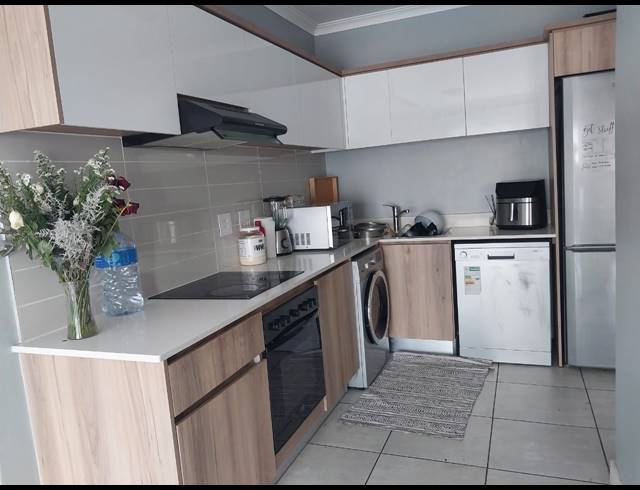 1 BEDROOM APARTMENT TO LET IN WILLOW PARK MANOR